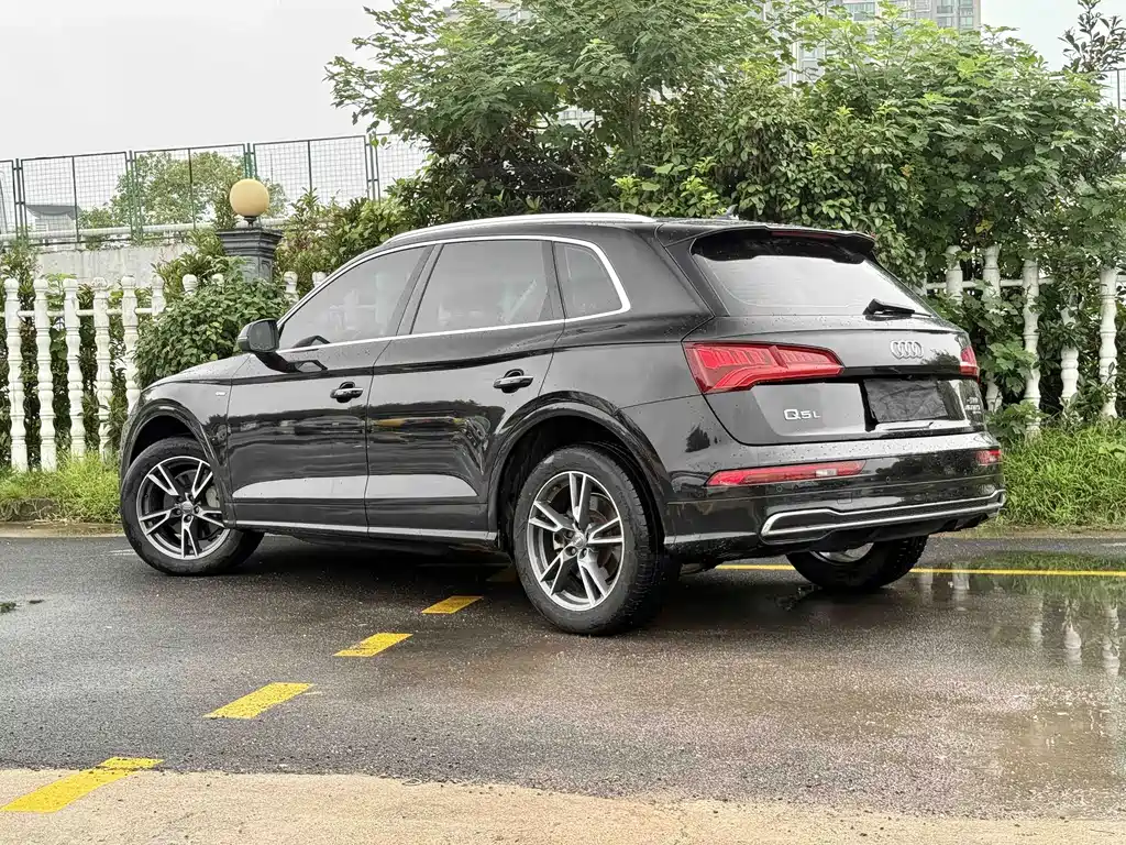 Audi Q5L — миниатюра 8