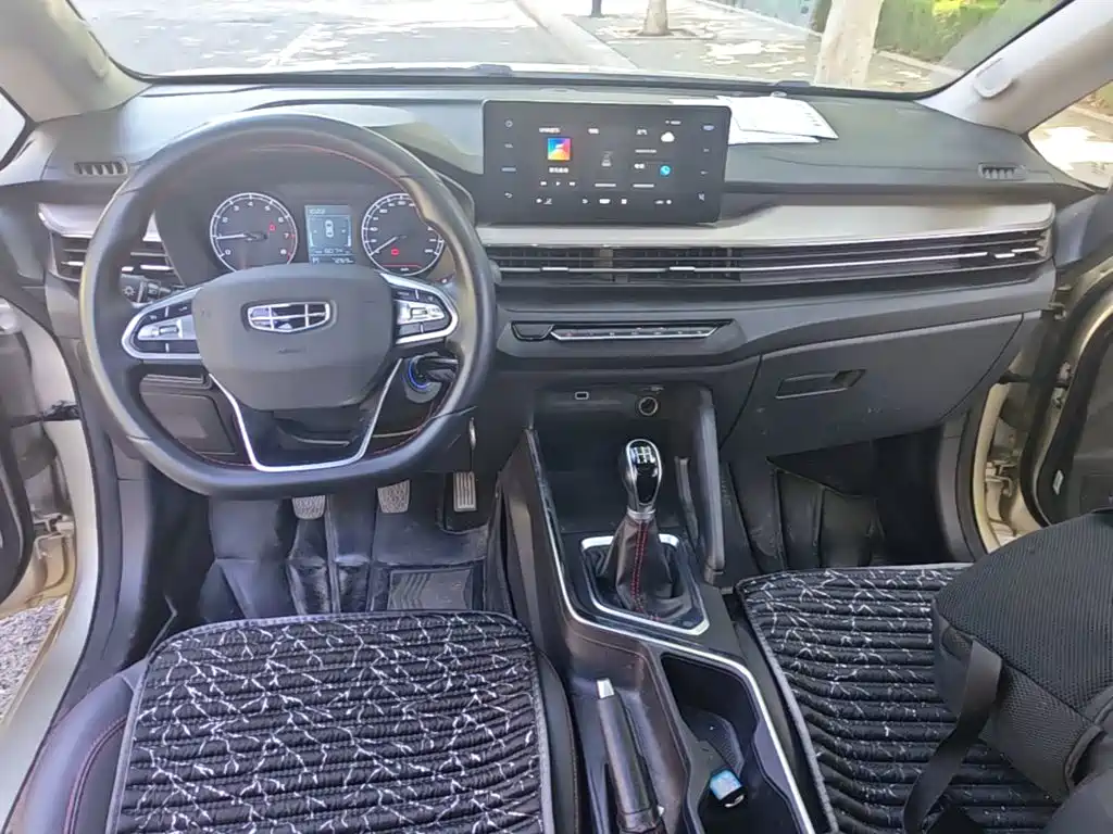 Geely Vision X3 — миниатюра 10
