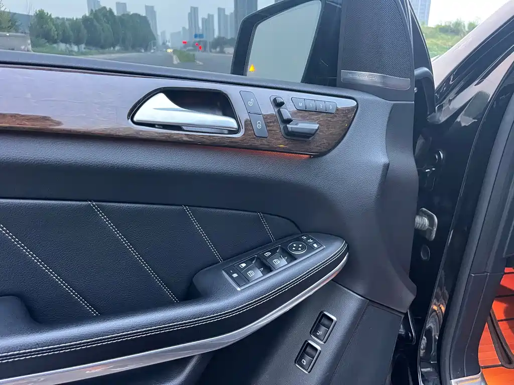 Mercedes-Benz GL-Class — миниатюра 22