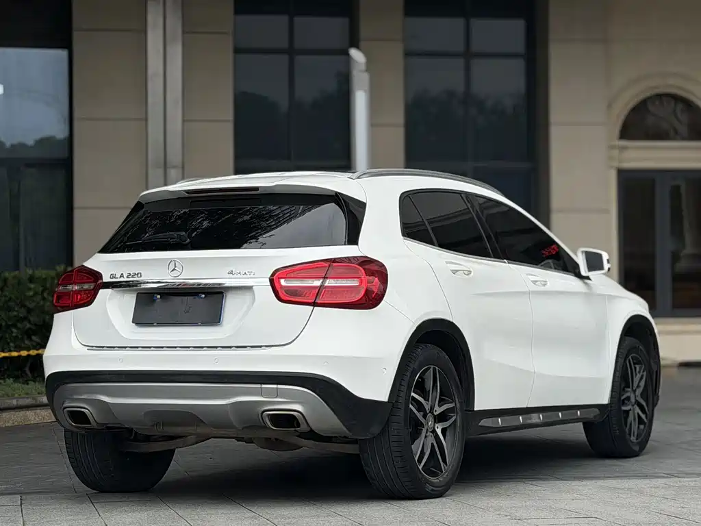 Mercedes-Benz GLA — миниатюра 8