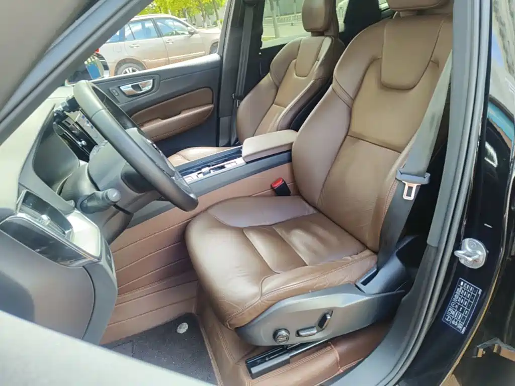 Volvo XC60 — миниатюра 11