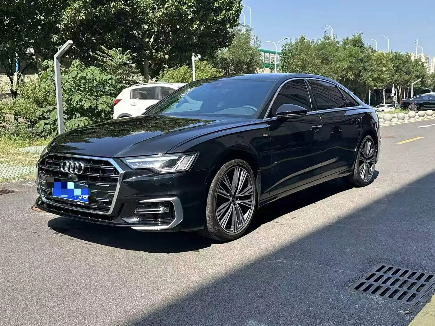 奥迪A6L 2026款 55 TFSI quattro 尊享动感型 2026