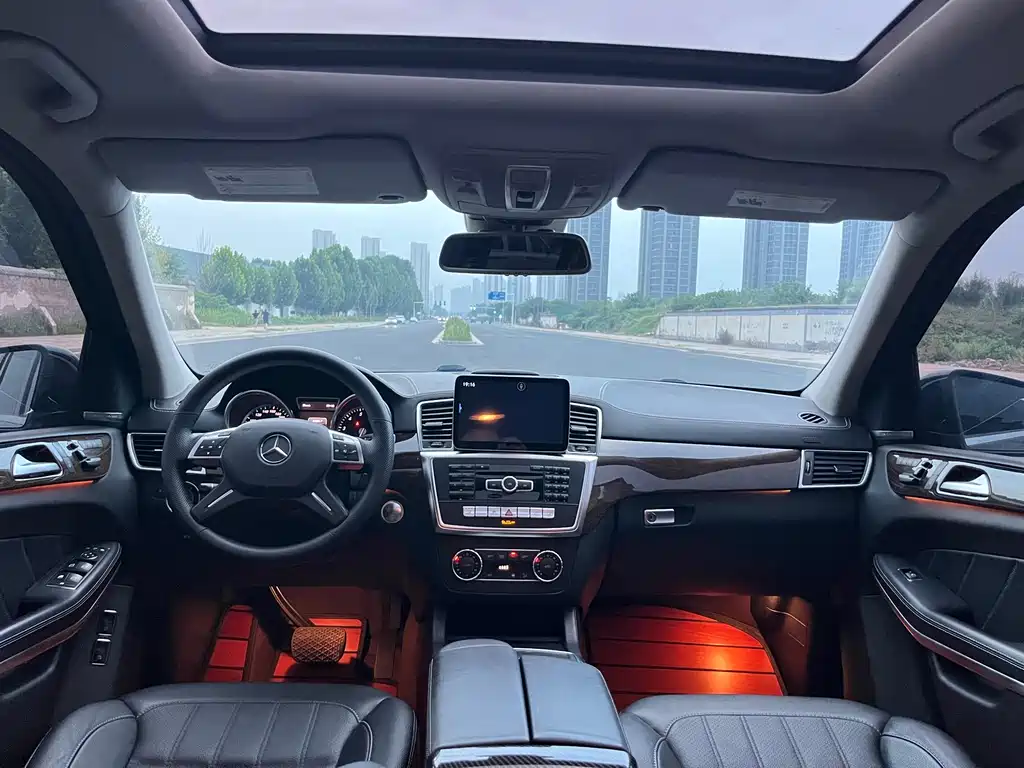 Mercedes-Benz GL-Class — миниатюра 8