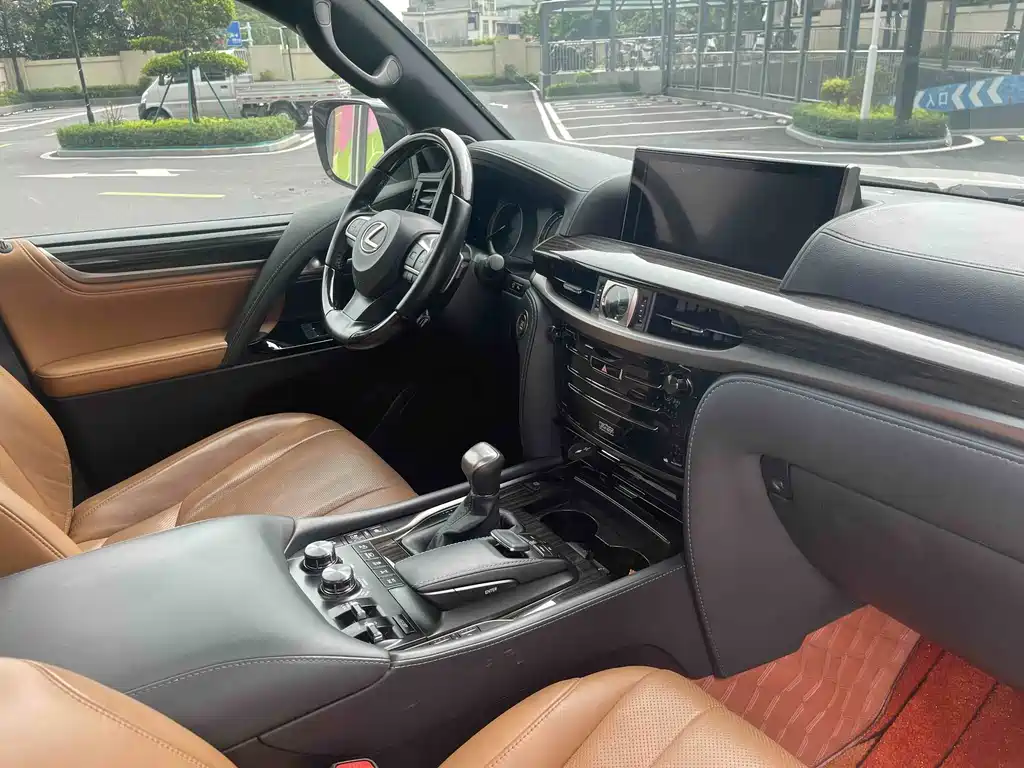 Lexus LX — миниатюра 14