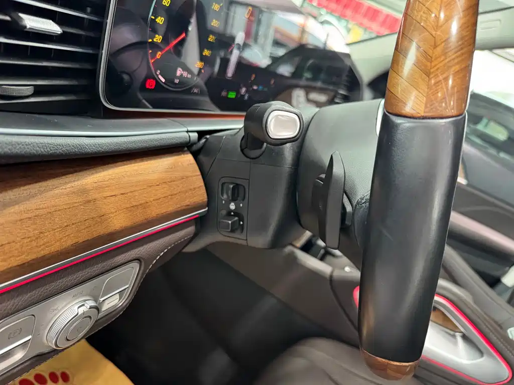 Mercedes-Benz GLS — миниатюра 10