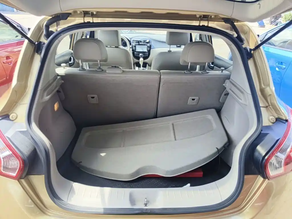 Nissan Tiida — миниатюра 19