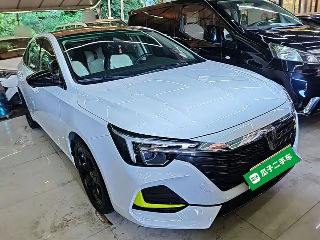 Roewe i6 MAX New Energy — миниатюра 4