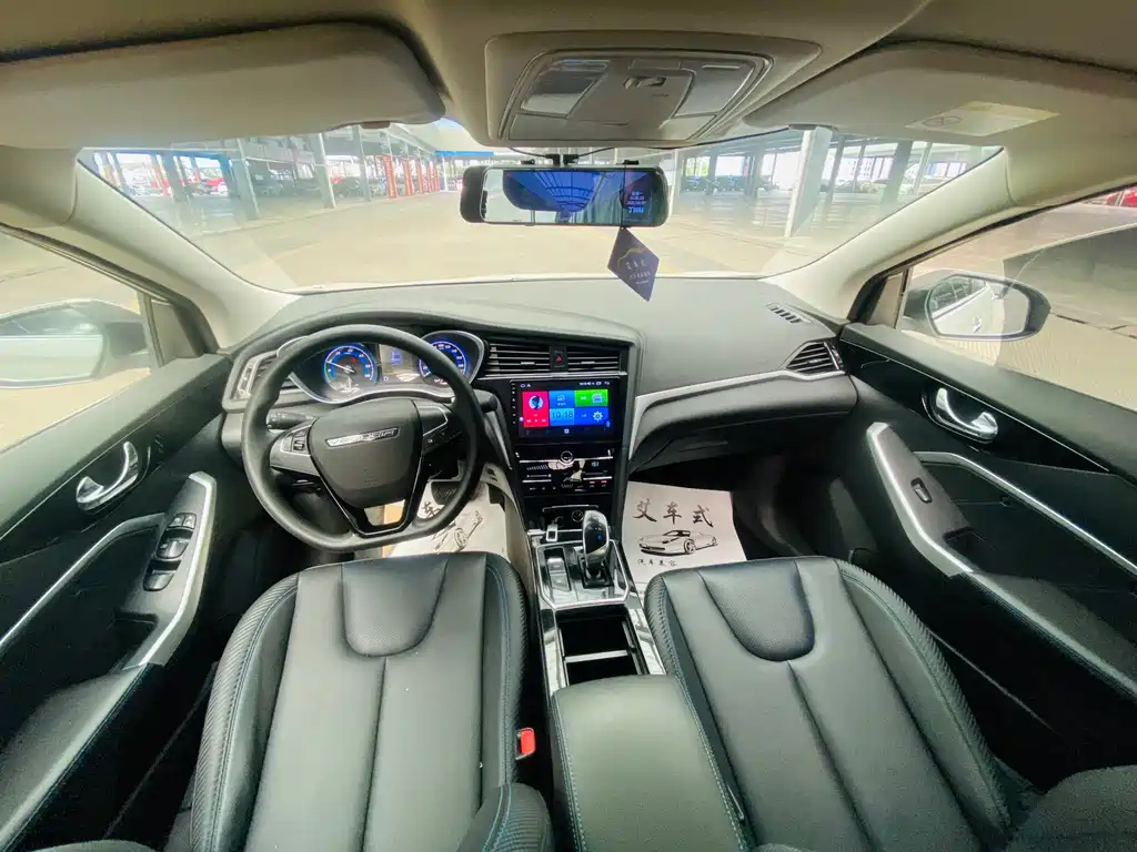 Venucia D60 EV — миниатюра 12