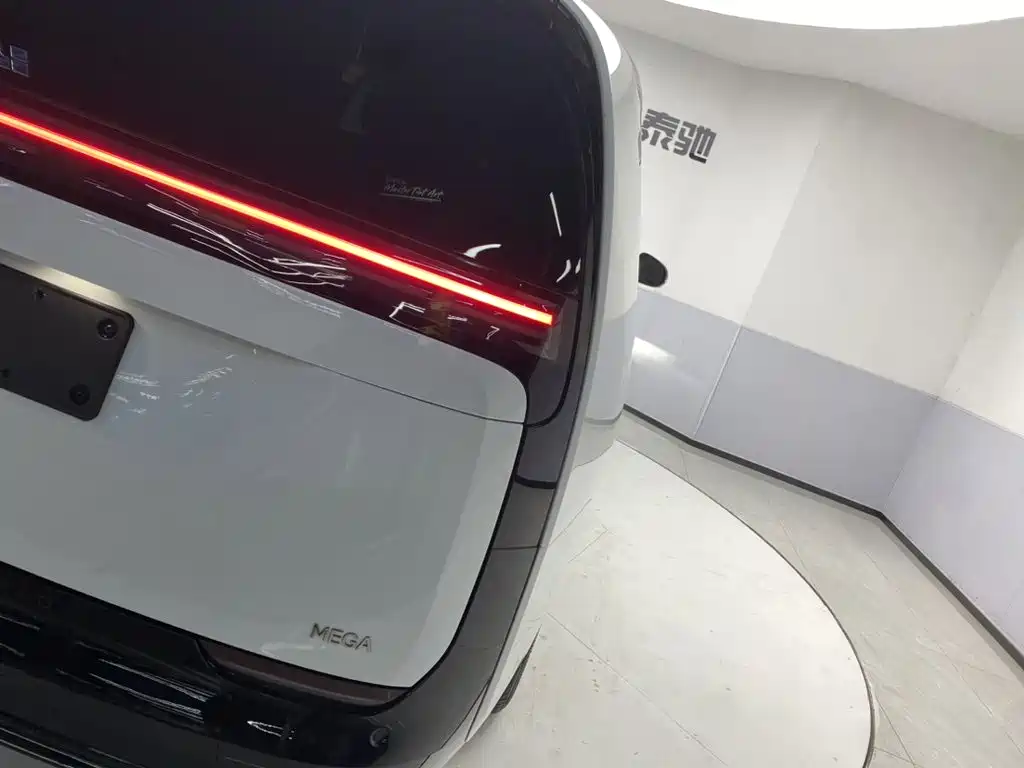 Li Auto Li MEGA — миниатюра 10