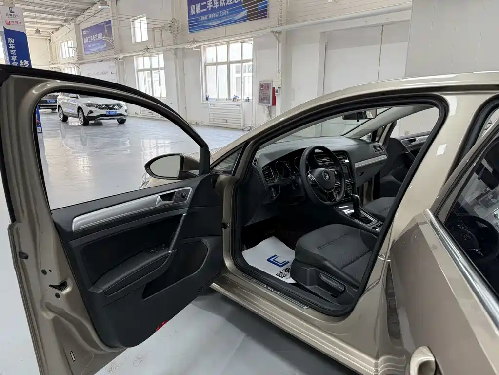 Volkswagen Golf — миниатюра 13