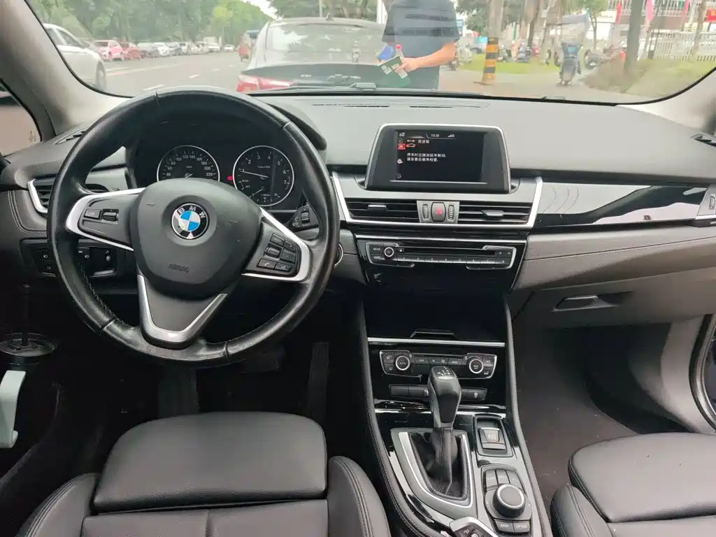 BMW 2 Series Active Tourer (Import) — миниатюра 13
