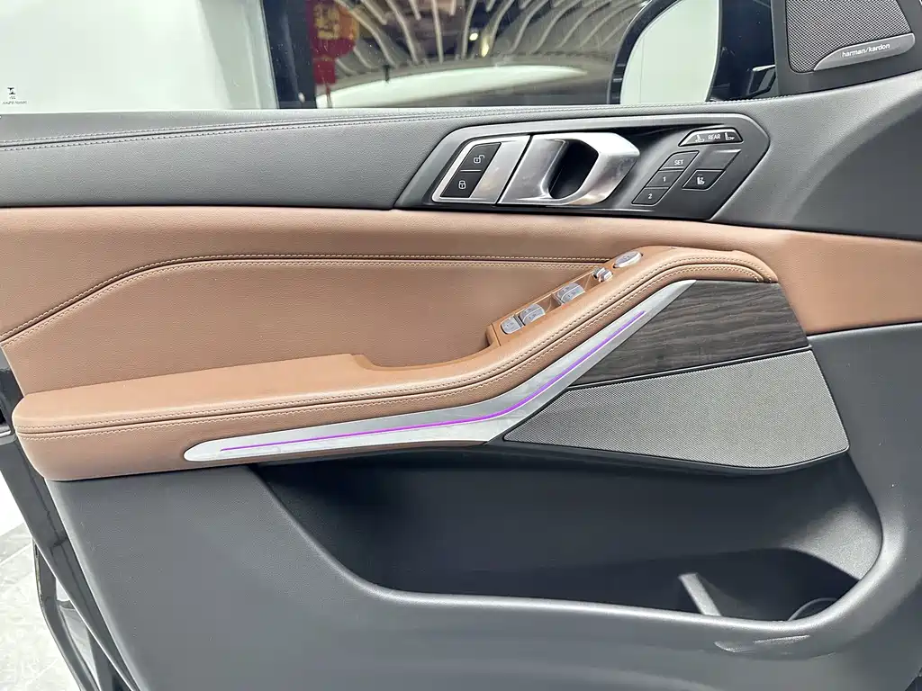 BMW X7 — миниатюра 21