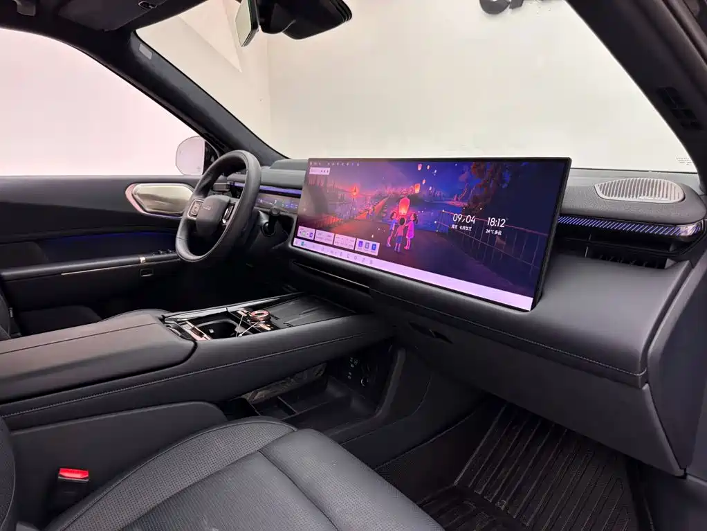 Lynk & Co 900 — миниатюра 11