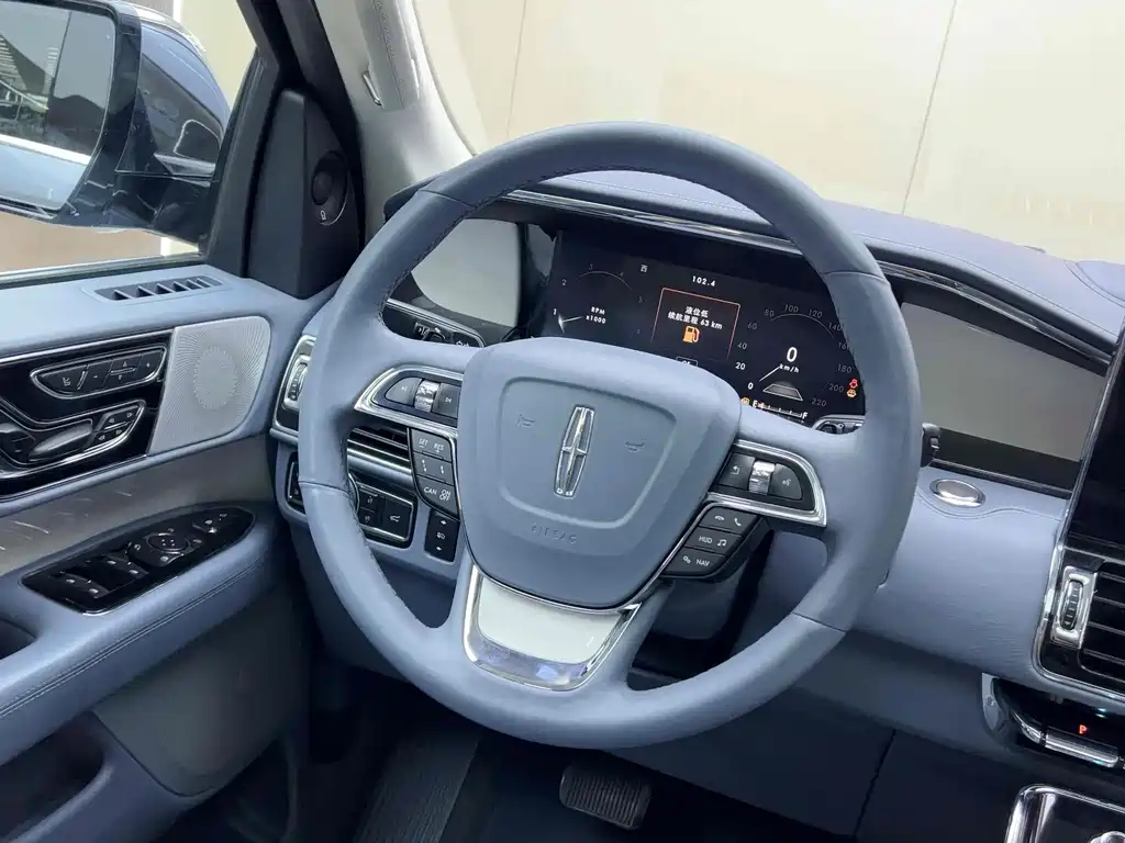 Lincoln Navigator — миниатюра 4