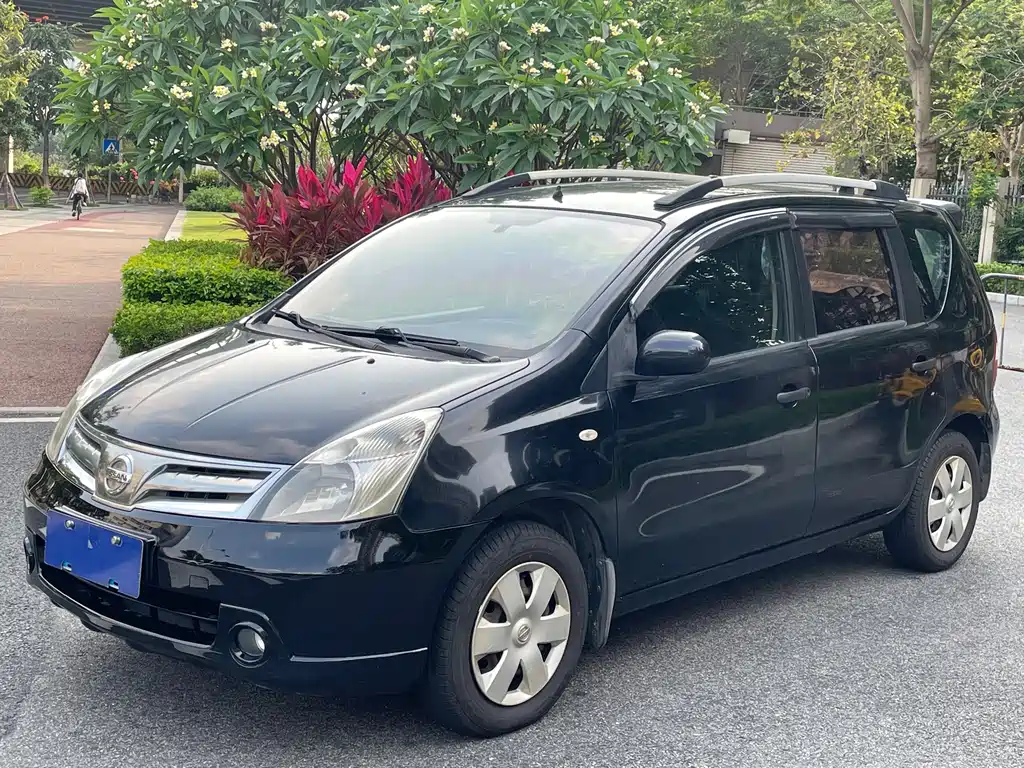 Nissan Livina