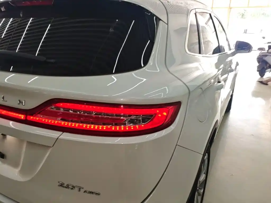Lincoln MKC — миниатюра 8