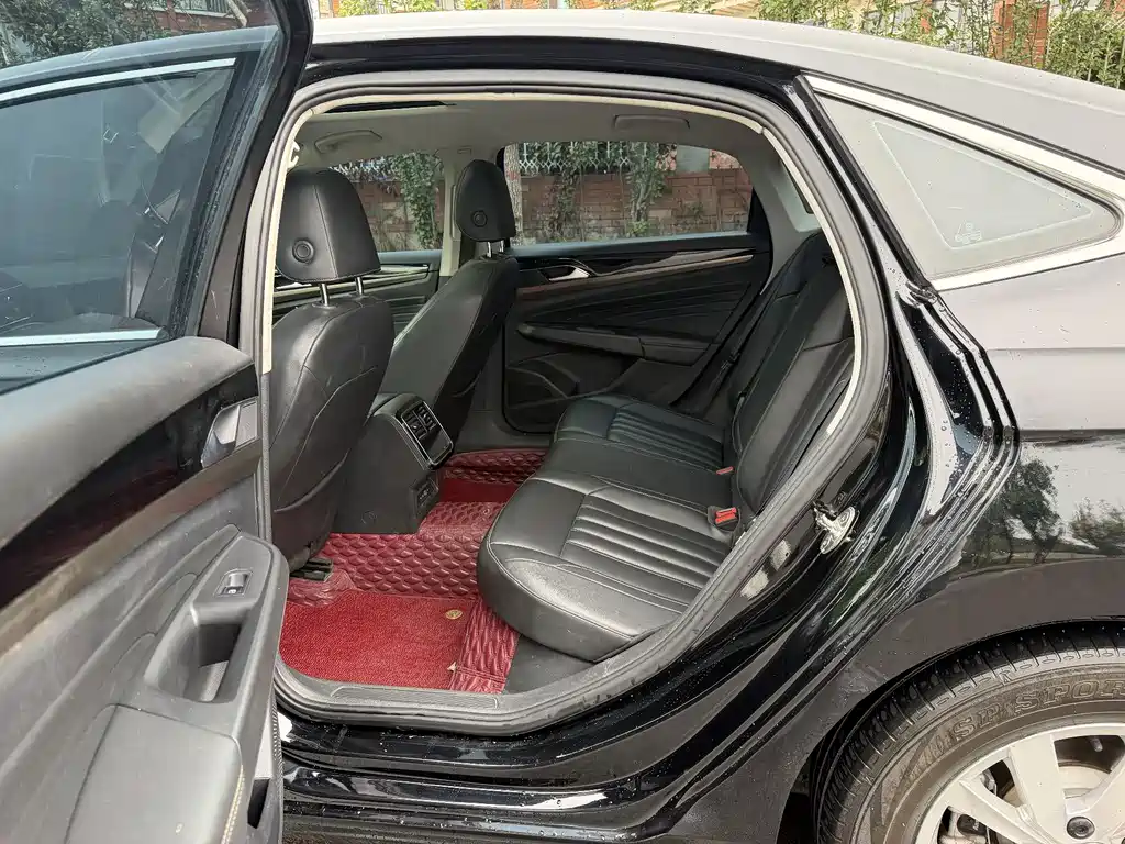 Volkswagen Passat — миниатюра 11