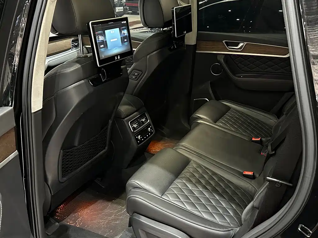 Hongqi HS7 3.0T Auto 4WD Connected Flagship Leader Edition 7-seat, фото 4
