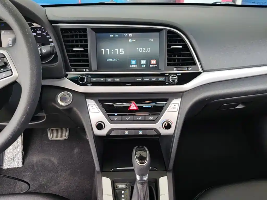 Hyundai Elantra — миниатюра 13