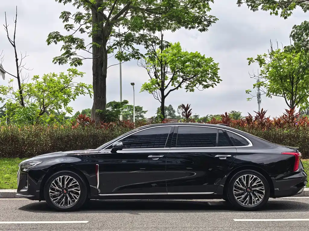 Hongqi Hongqi H5 — миниатюра 15