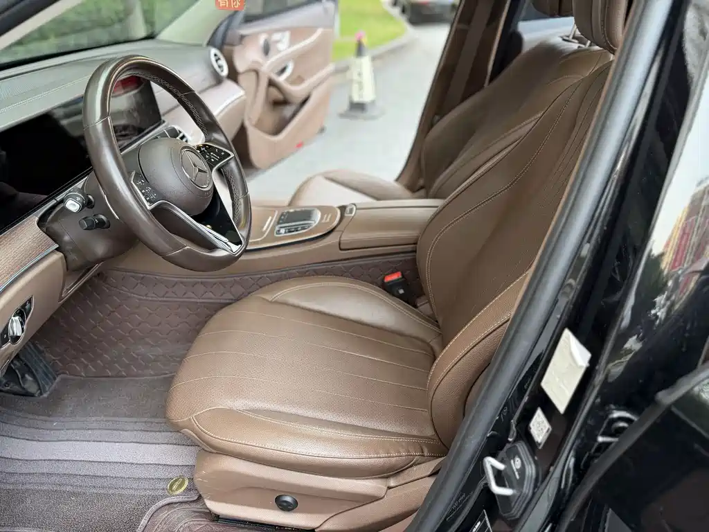 Mercedes-Benz E-Class — миниатюра 7