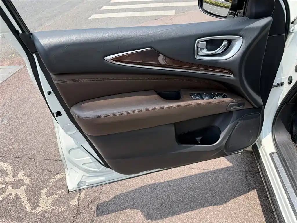 Infiniti QX60 2014 2.5 S/C Hybrid