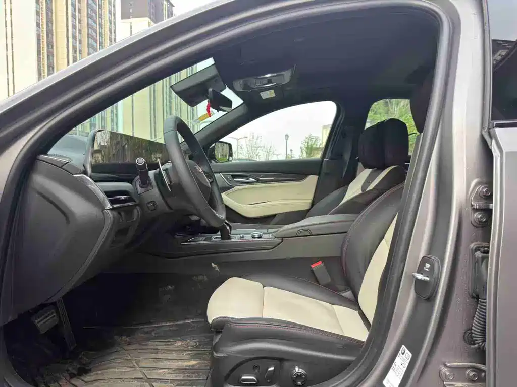 Cadillac CT5 2025 28T +