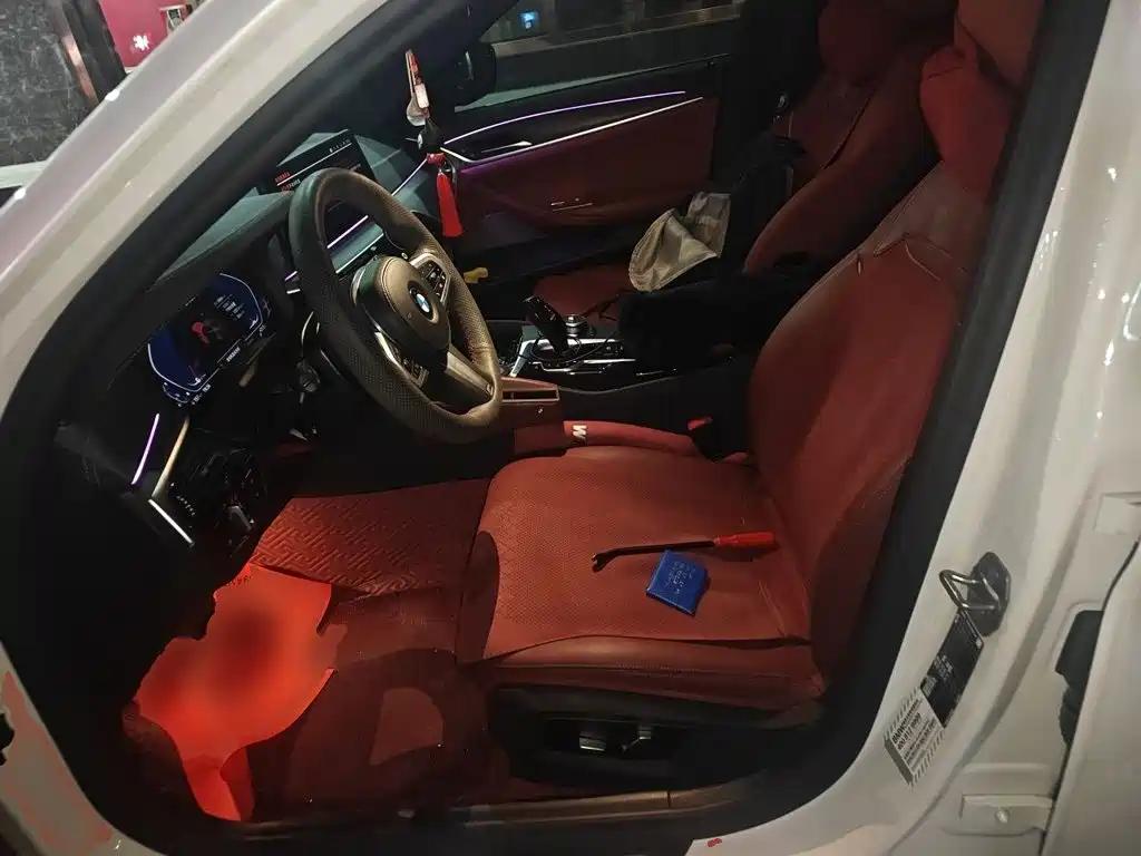 BMW 5 Series — миниатюра 11
