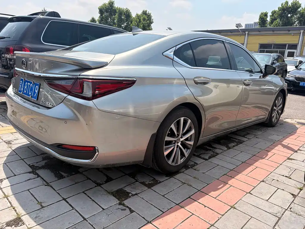 Lexus ES — фотографии объявления, Фото 12