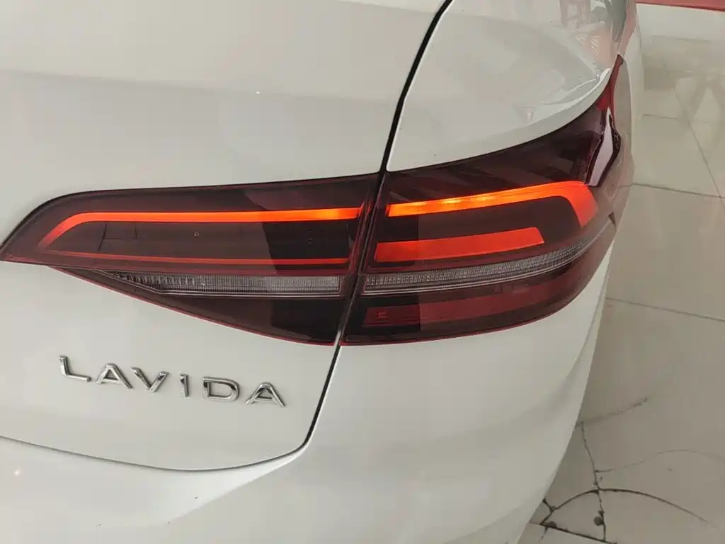 Volkswagen Lavida — миниатюра 8