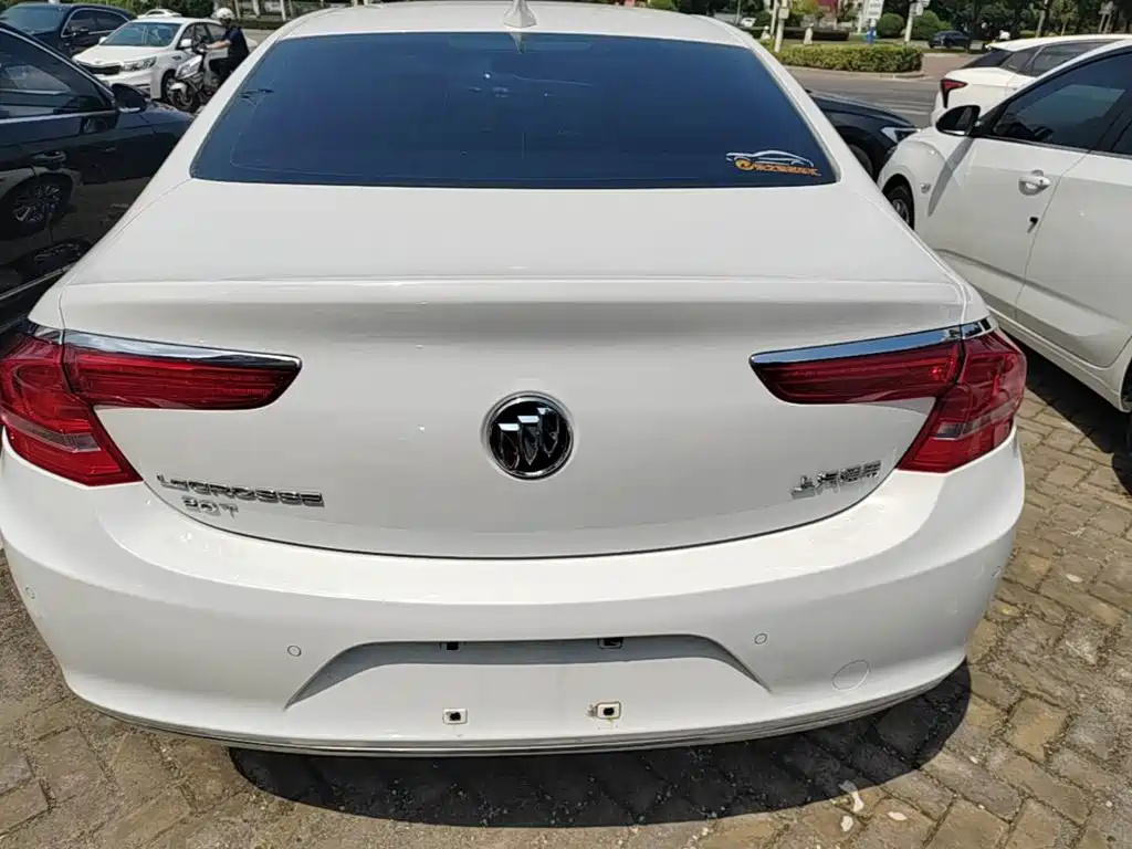 Buick LaCrosse — миниатюра 6