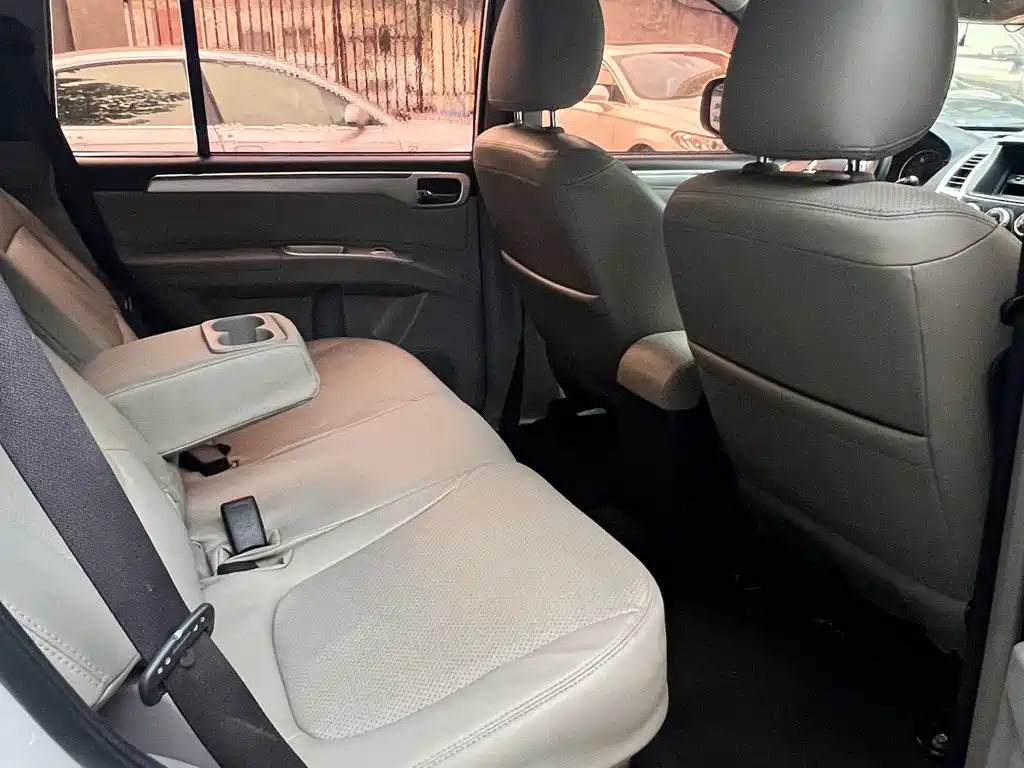Mitsubishi Pajero Sport — миниатюра 10