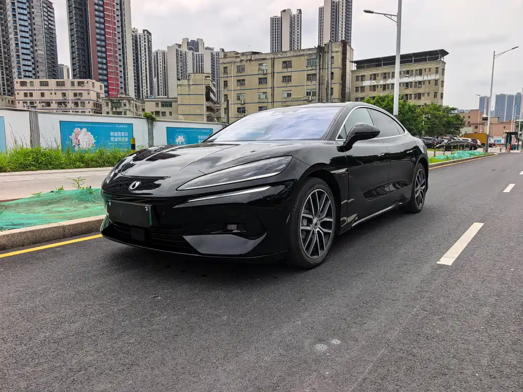 Denza Z9 2024 1100km 4WD Max Edition