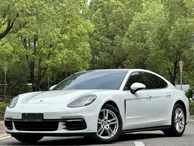 PORSCHE PANAMERA 2019
