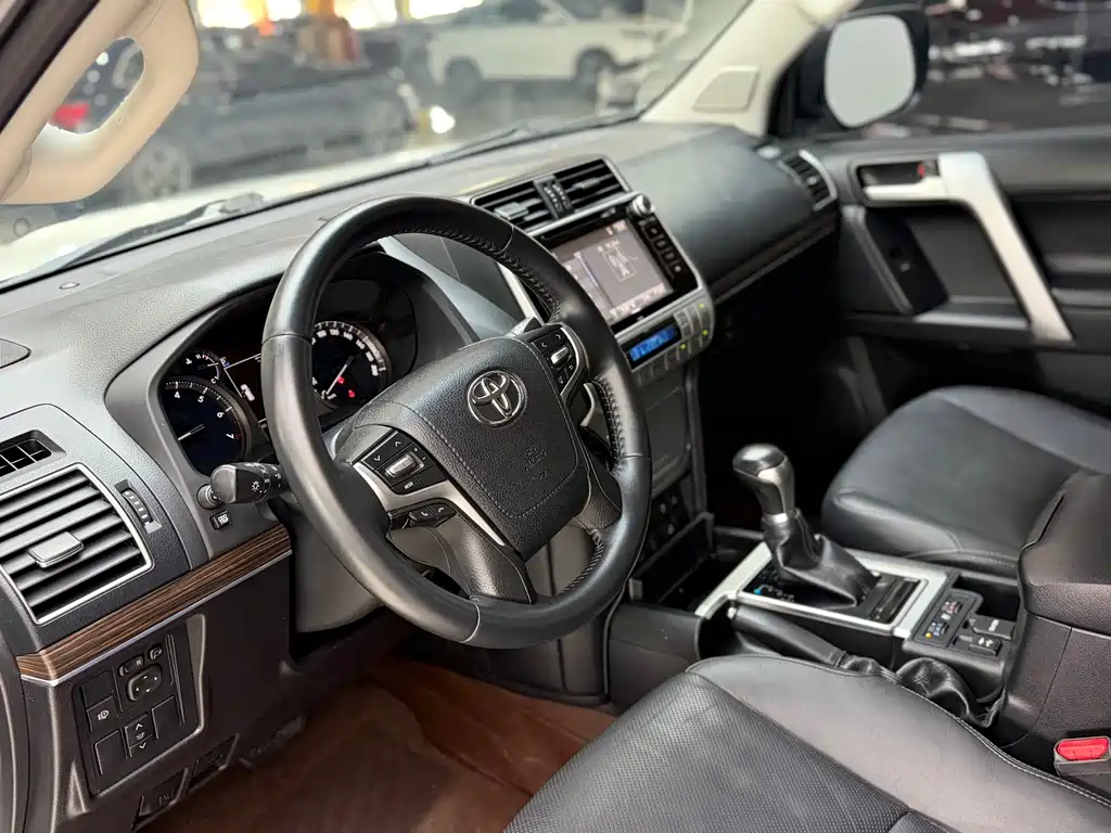 Toyota Land Cruiser Prado 2018 3.5L AT TX-L