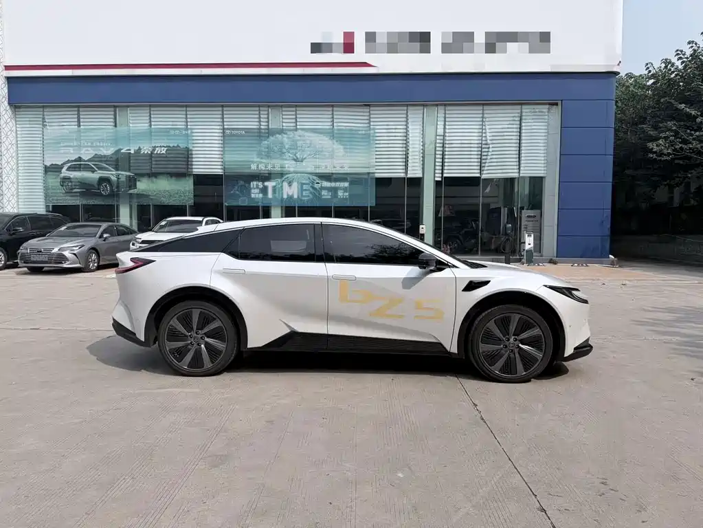Toyota bZ5 — миниатюра 7