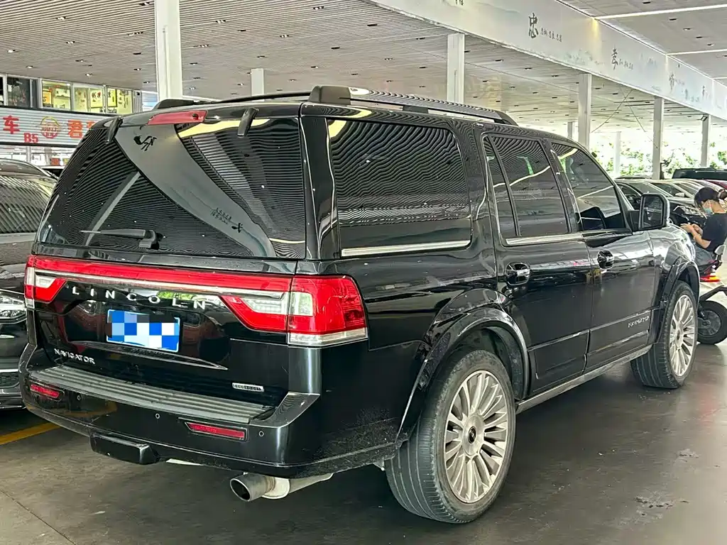 Lincoln Navigator — миниатюра 8