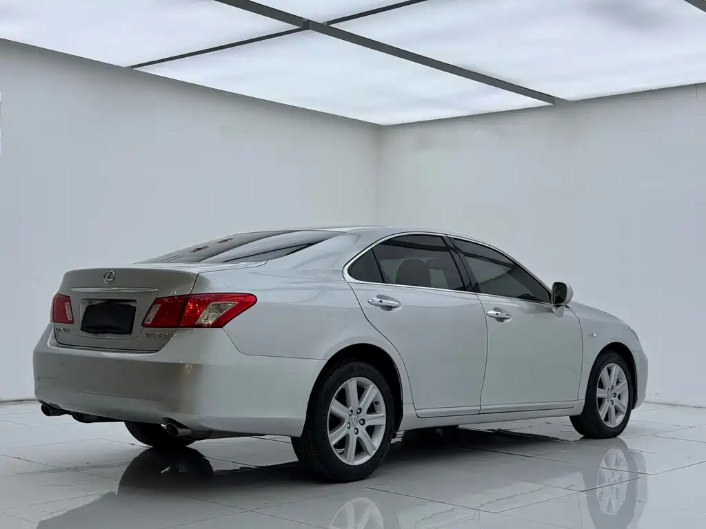 Lexus ES — миниатюра 4
