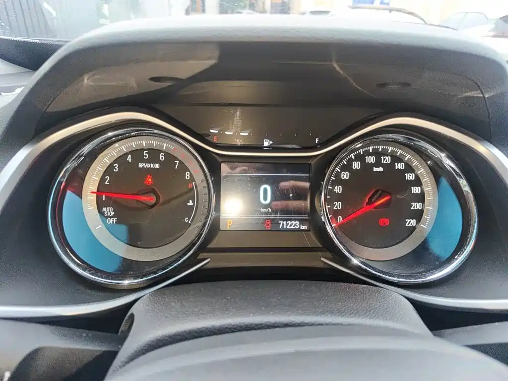 Chevrolet Volando — миниатюра 12