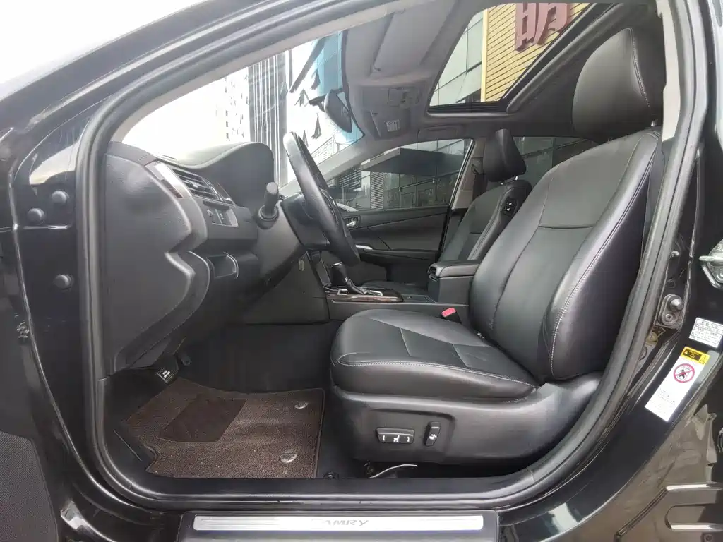 Toyota Camry — миниатюра 7