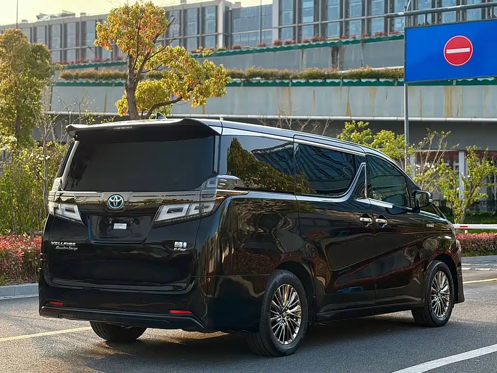 Toyota Vellfire — миниатюра 5