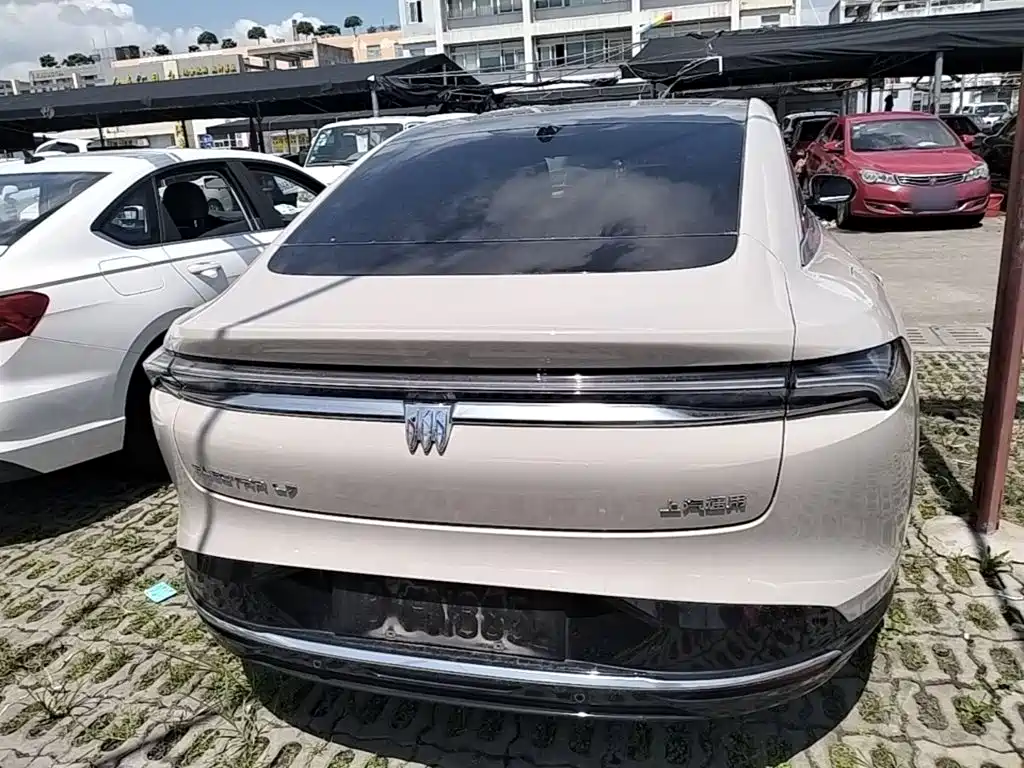 Buick Electra L7 — миниатюра 6