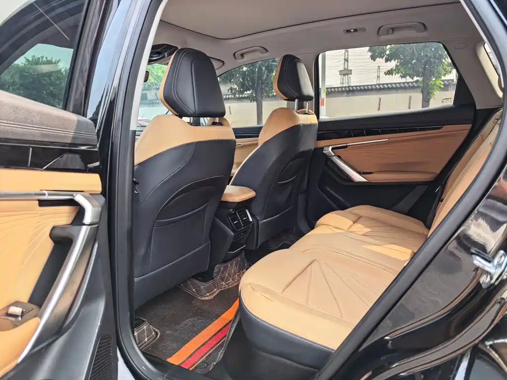 Geely Boyue L — миниатюра 4