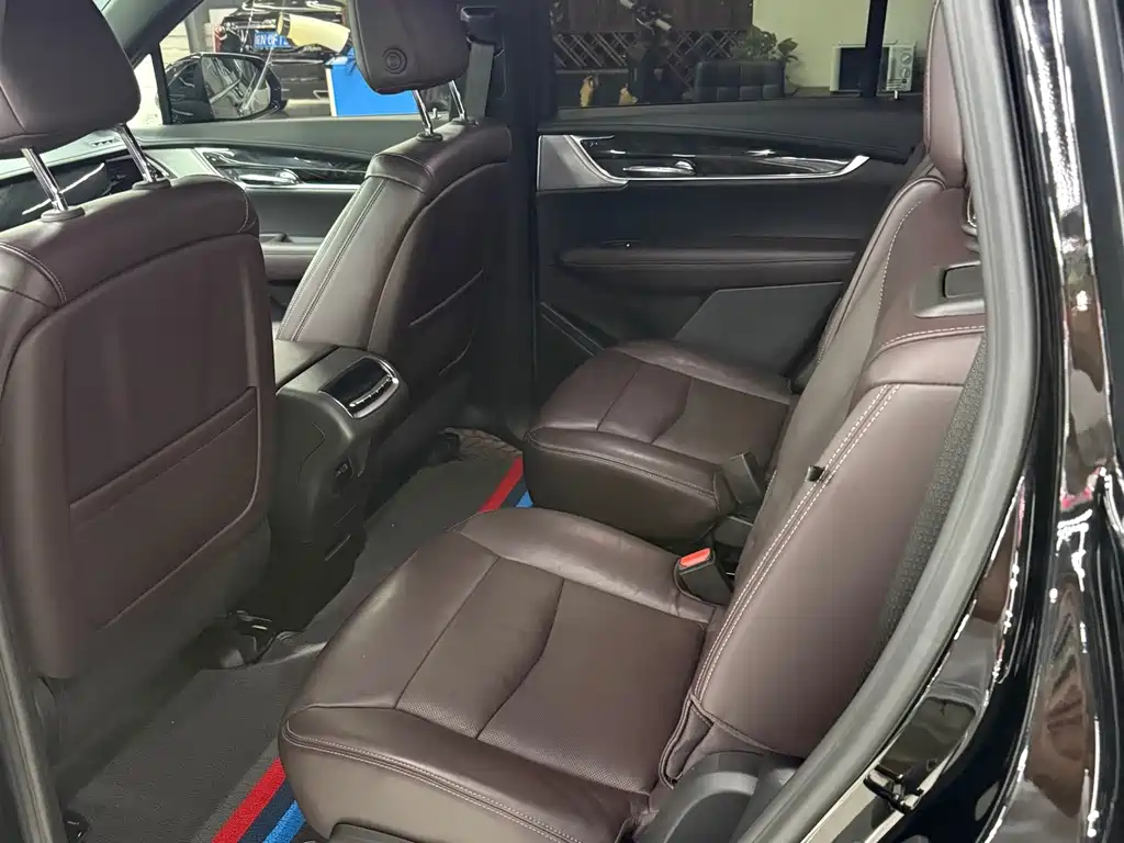 Cadillac XT6 — миниатюра 5