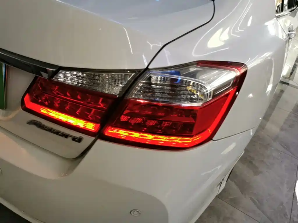 Honda Accord — миниатюра 8