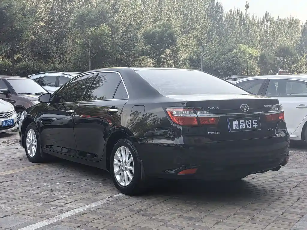 Toyota Camry — миниатюра 4
