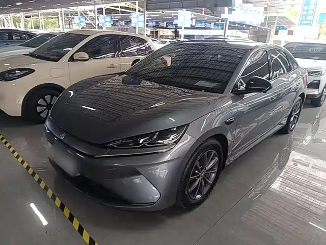 2025 BYD Qin