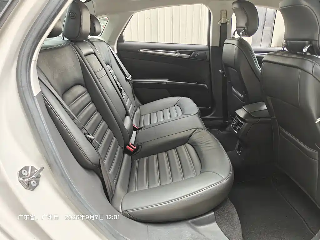 Ford Mondeo — миниатюра 15