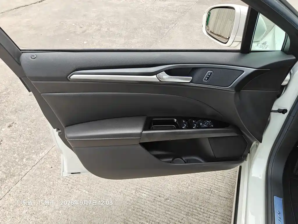 Ford Mondeo — миниатюра 24
