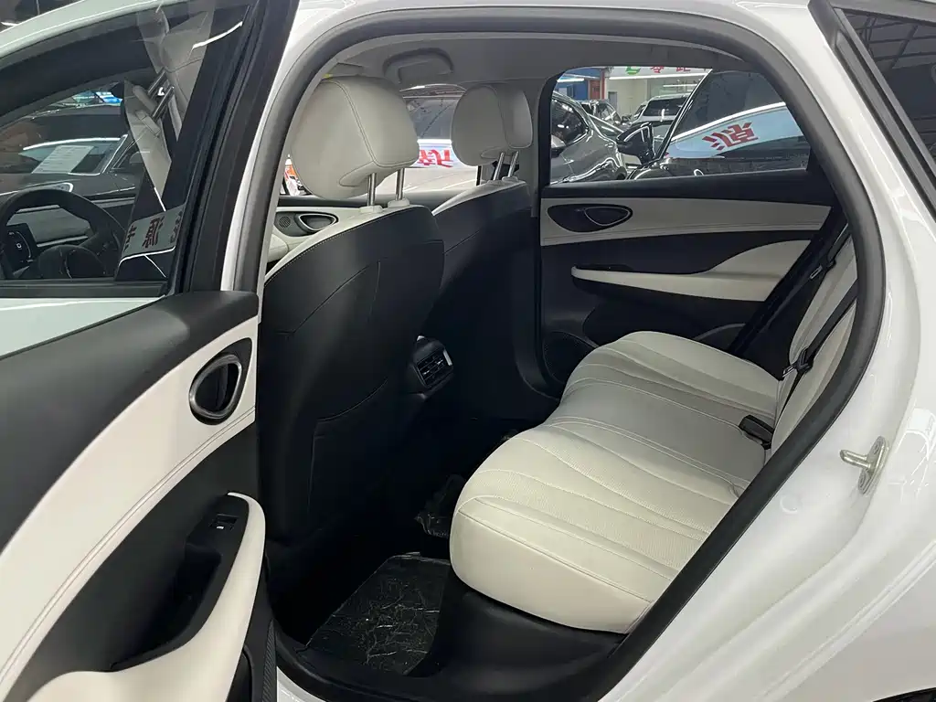 BYD Seal 05 DM-i — миниатюра 9